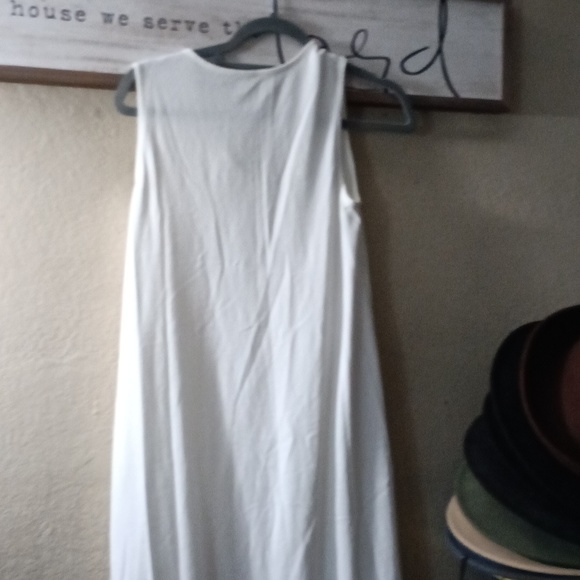 Soft surroundings size small  long flow dress in all white. - Picture 10 of 10